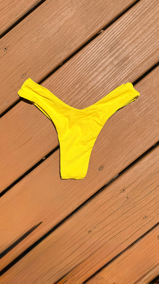 Calcinha asa delta amarelo