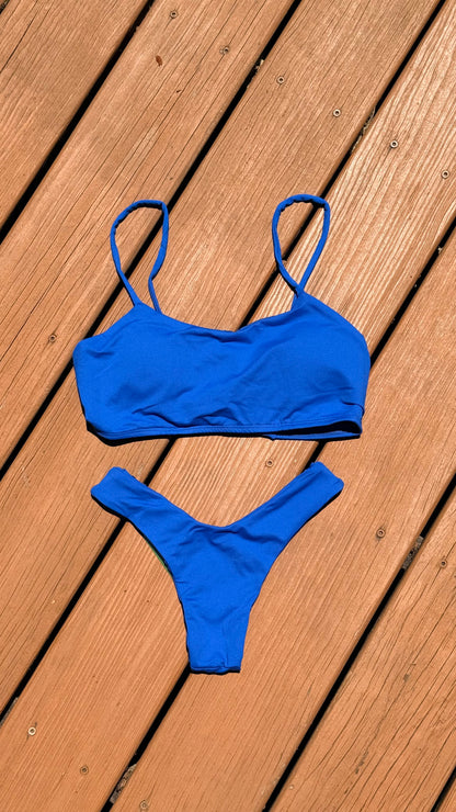 Conjunto Top reto + calcinha asa delta azul