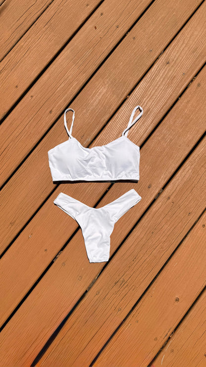 Conjunto Top reto + calcinha asa delta branca
